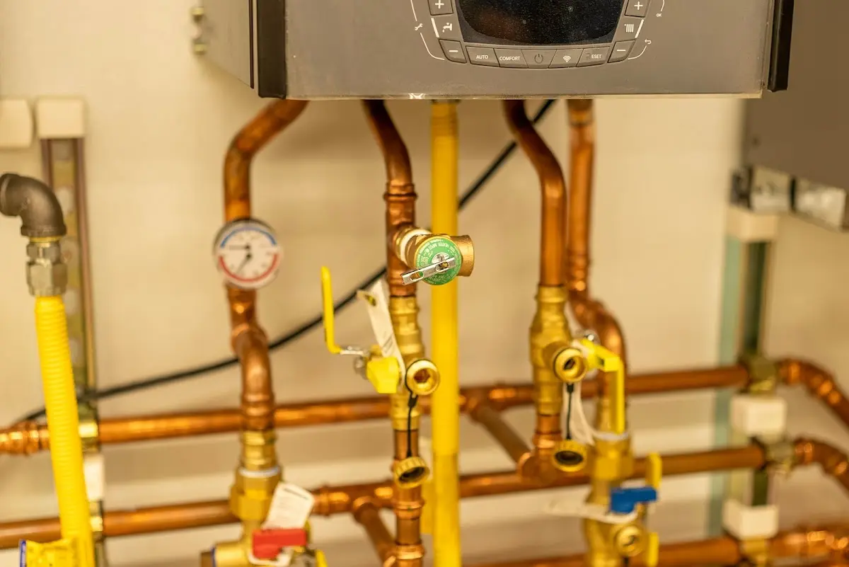 Licensed technician providing Emergency Plumbing for a homeowner in Dade City North